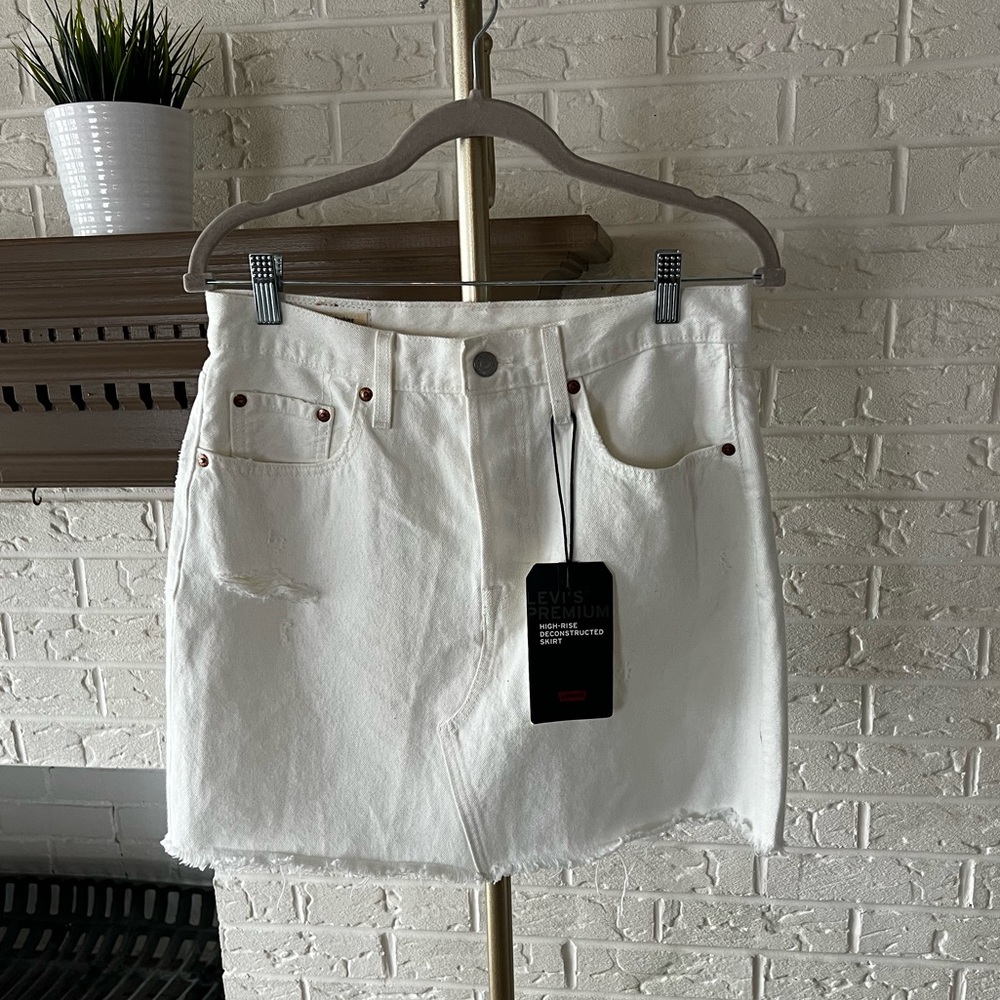 New!! Levi’s Deconstructed Denim Skirt